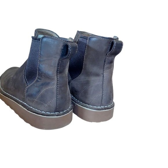 L.L. Bean Womens Stonington Leather Chelsea Boot - Picture 5 of 9